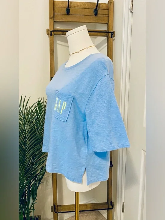 GAP Light Blue Short Sleeve Cropped Tee, Small to Medium - Picture 2 of 5